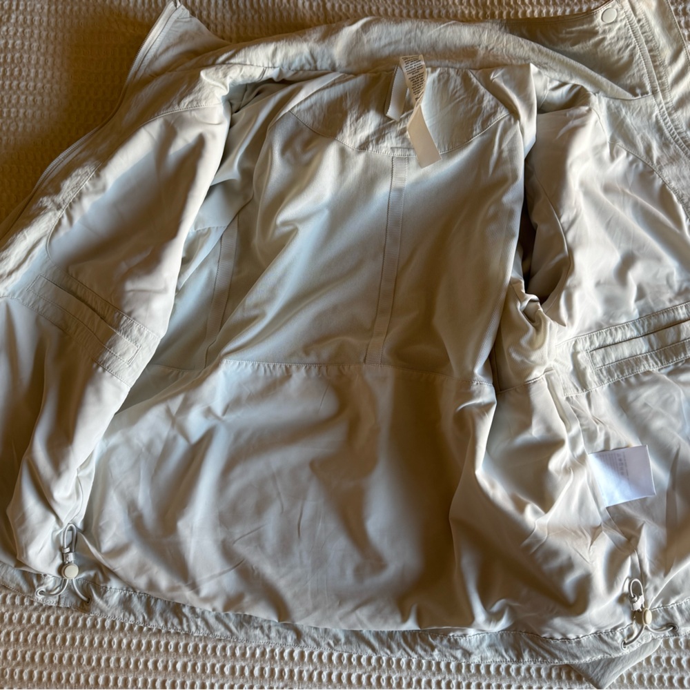 lululemon Always Effortless Classic-Fit Jacket - Light Ivory, size 4 - Picture 8 of 16